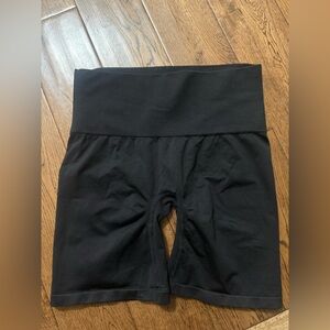 BLANQI Black Seamless Maternity/Postpartum Shorts Size Large
